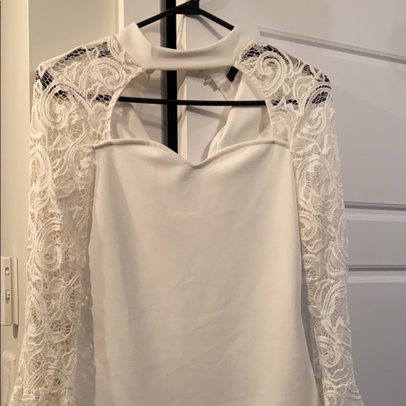 Beautiful white body top - Picture 2 of 2